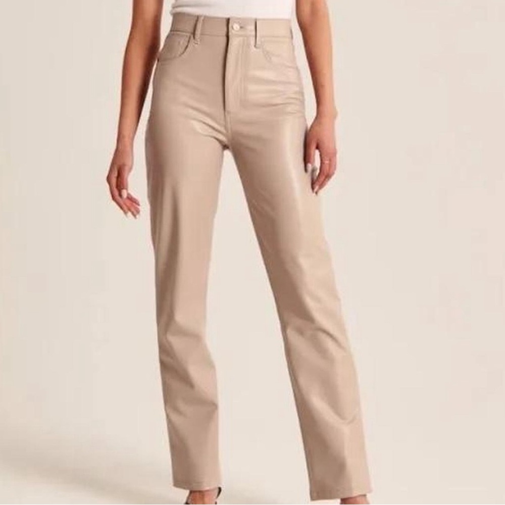 Abercrombie & Fitch Curve Love Vegan Leather 90s Straight Pant size 31/12